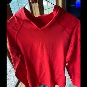 Zyia Sunset Red Peak Performance hoodie